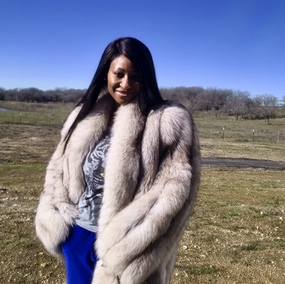 COPY - SAGA Fox M - Gorgeous! - Picture 16 of 17